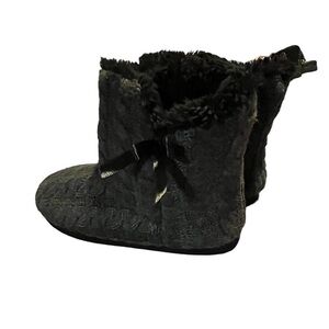 High Top Slippers Sz 9 (40-41)